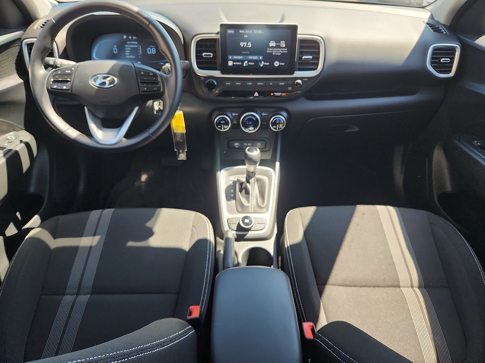 2023 Hyundai Venue SEL - Photo 9