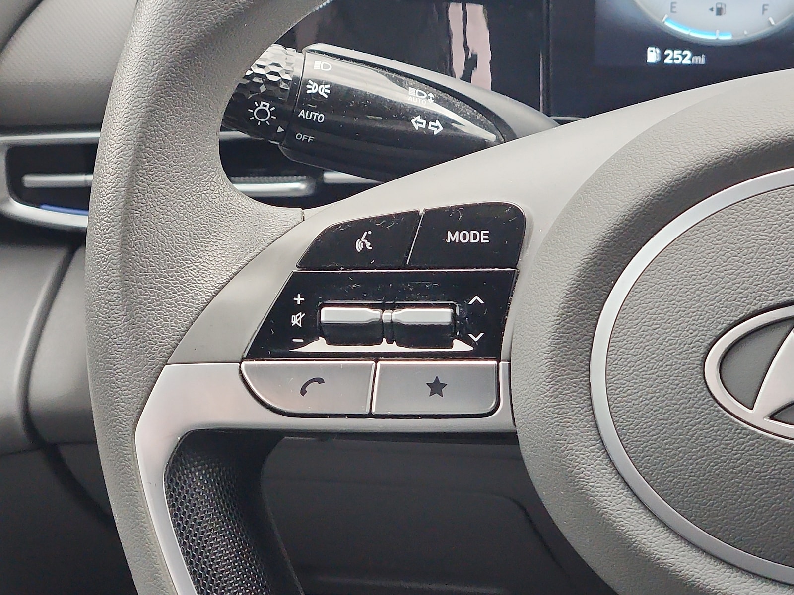 2024 Hyundai Elantra SEL - Photo 15