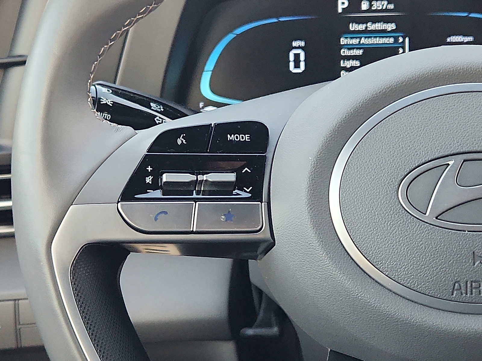 2025 Hyundai Elantra SEL - Photo 15