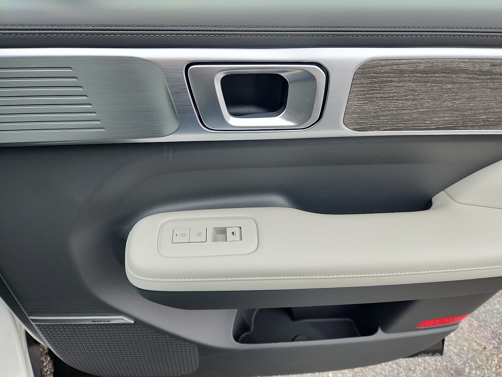 2025 Hyundai Santa Fe Limited - Photo 37