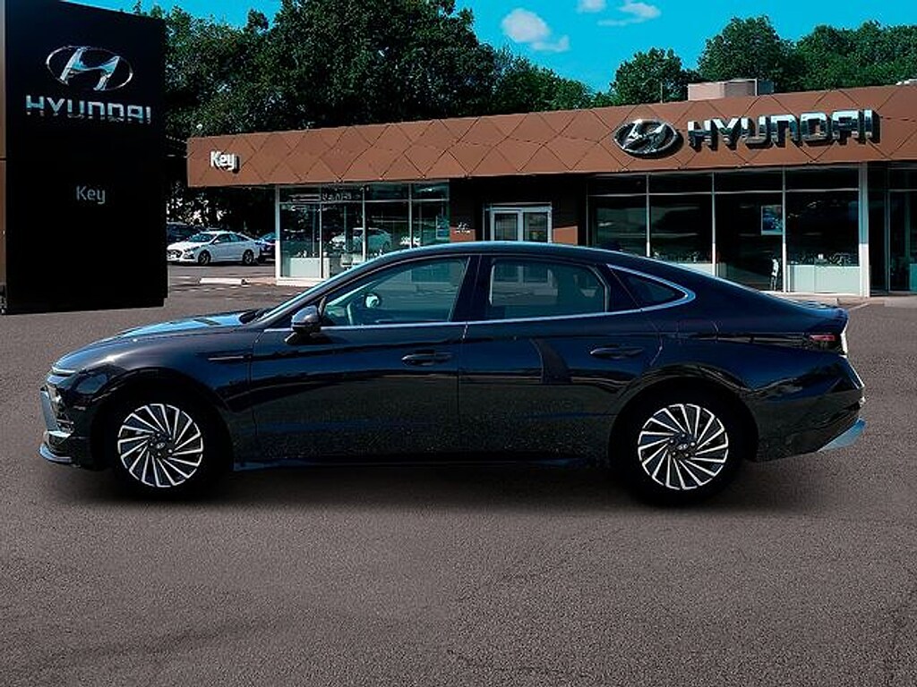 Certified 2025 Hyundai Sonata Hybrid Limited Sedan