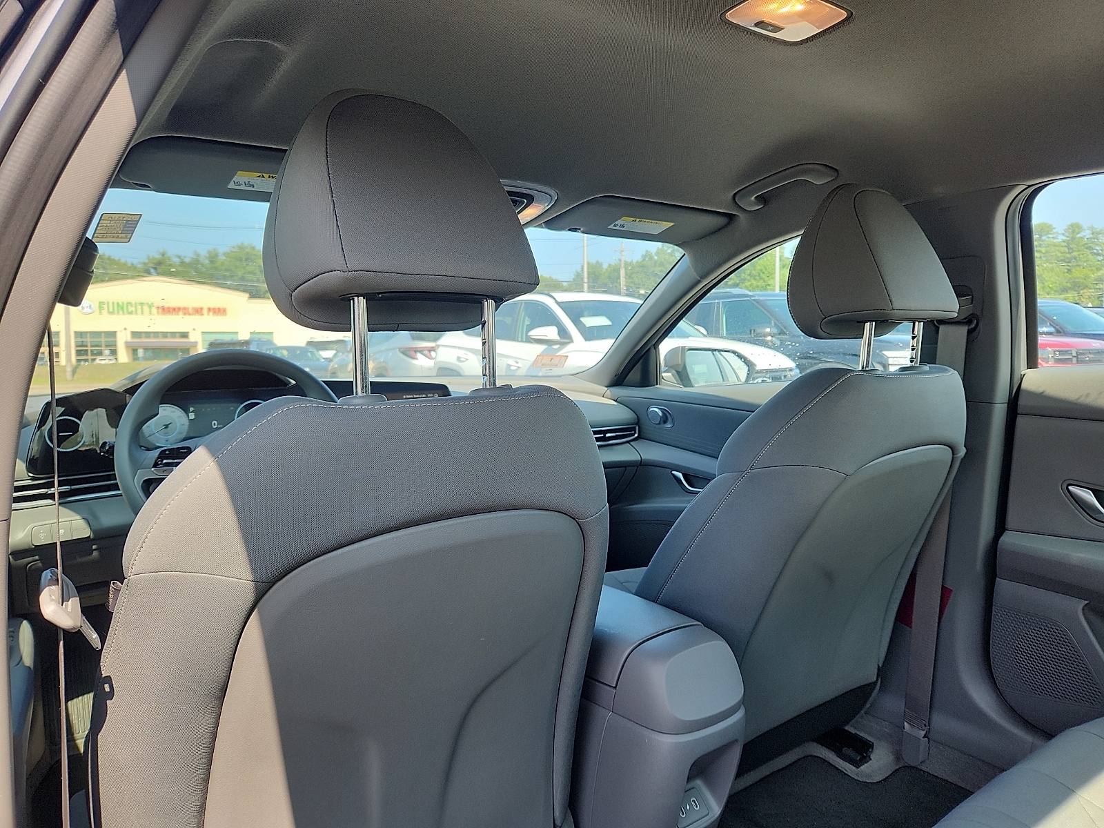 2024 Hyundai Elantra SEL - Photo 24