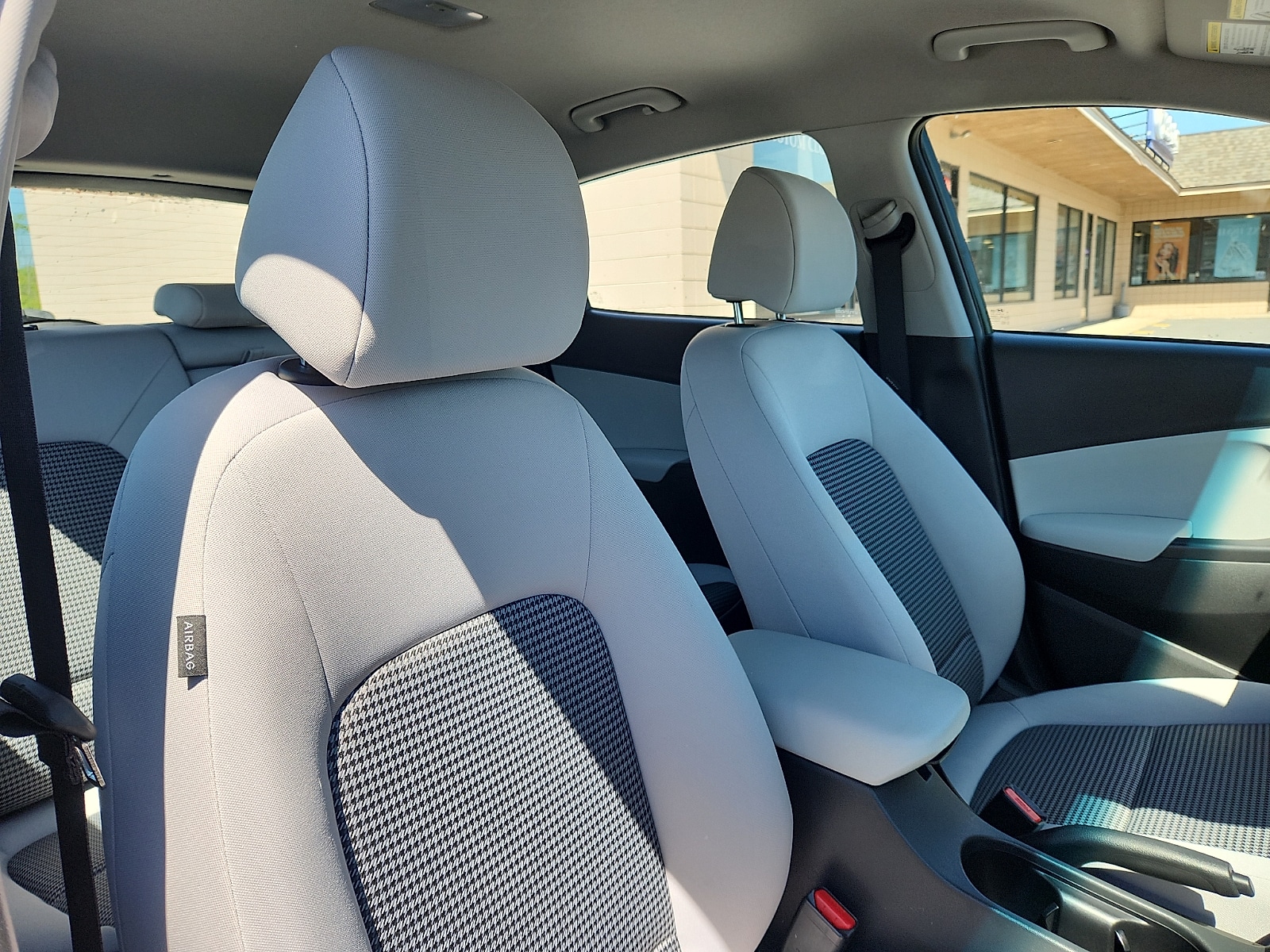 2023 Hyundai Kona SE - Photo 32
