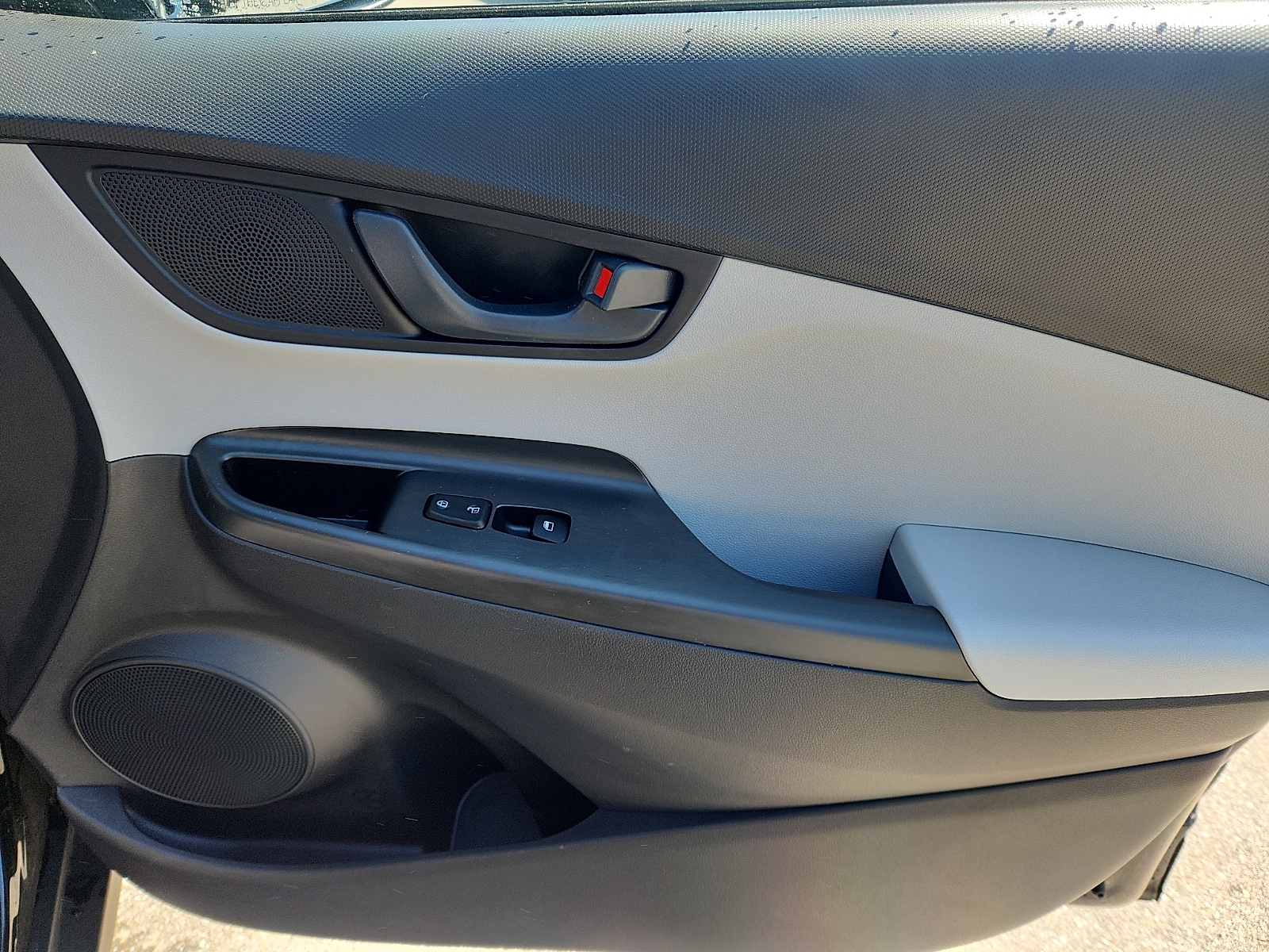 2023 Hyundai Kona SE - Photo 34