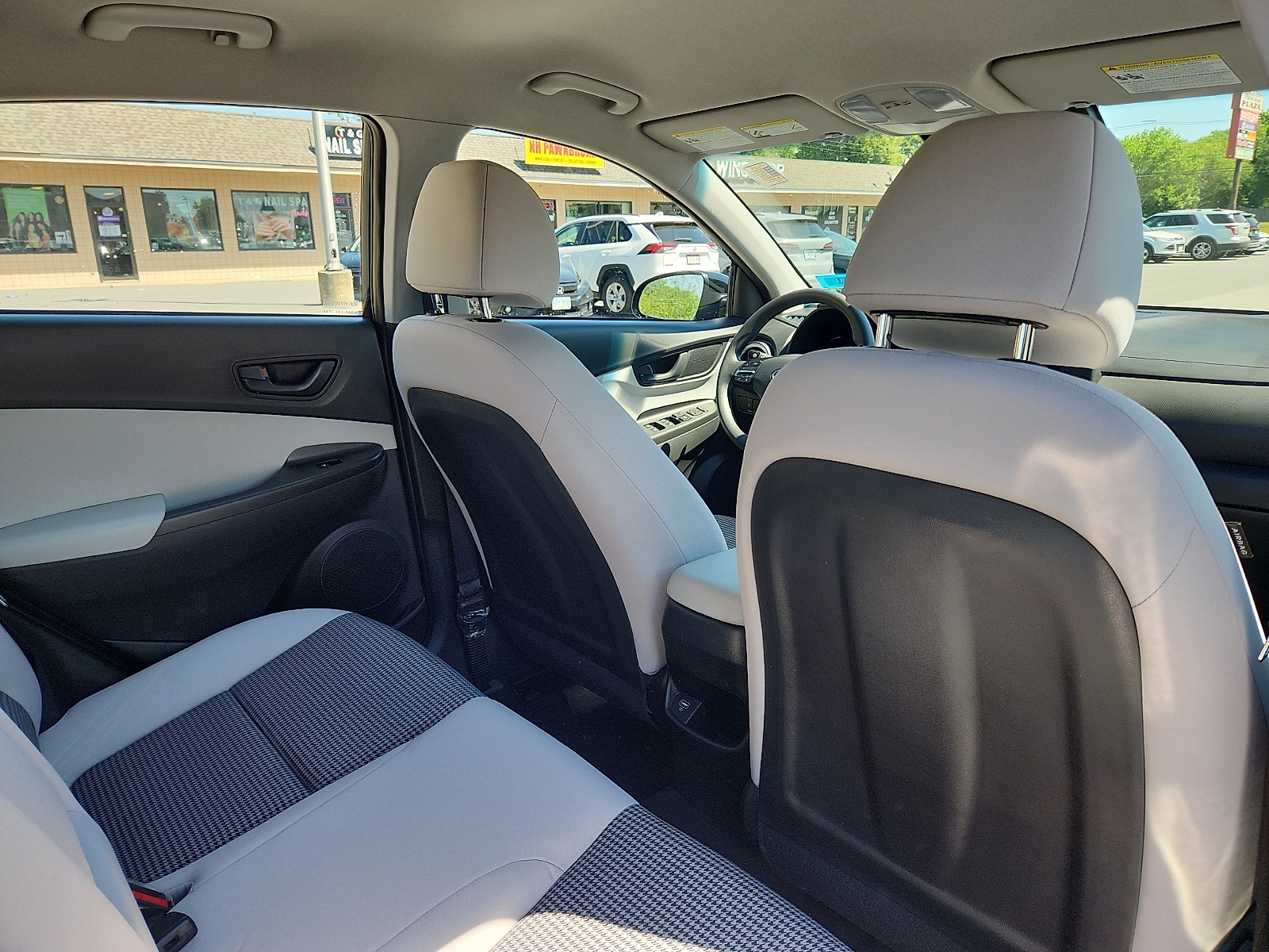 2023 Hyundai Kona SE - Photo 28