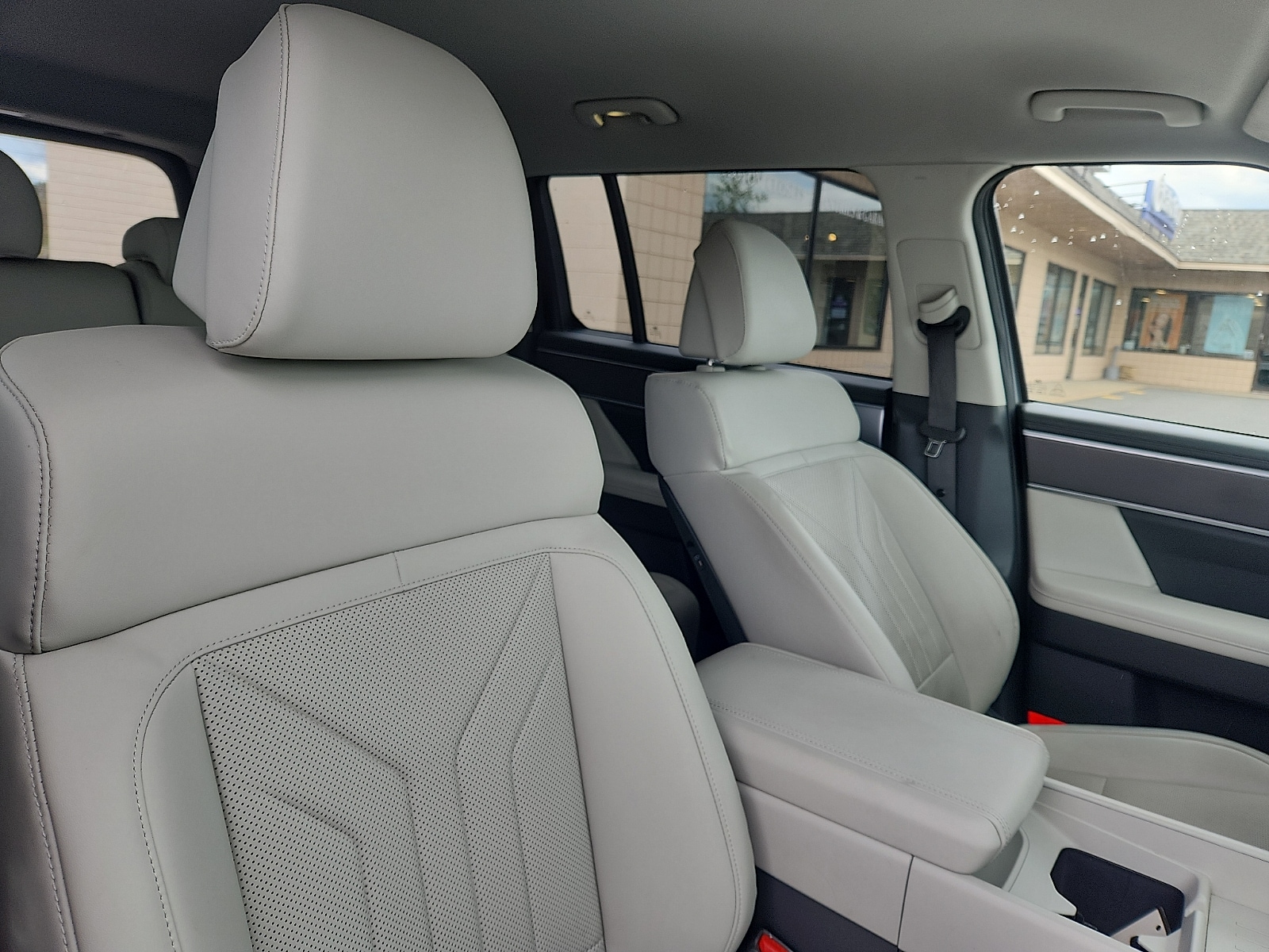 2025 Hyundai Santa Fe SEL - Photo 32
