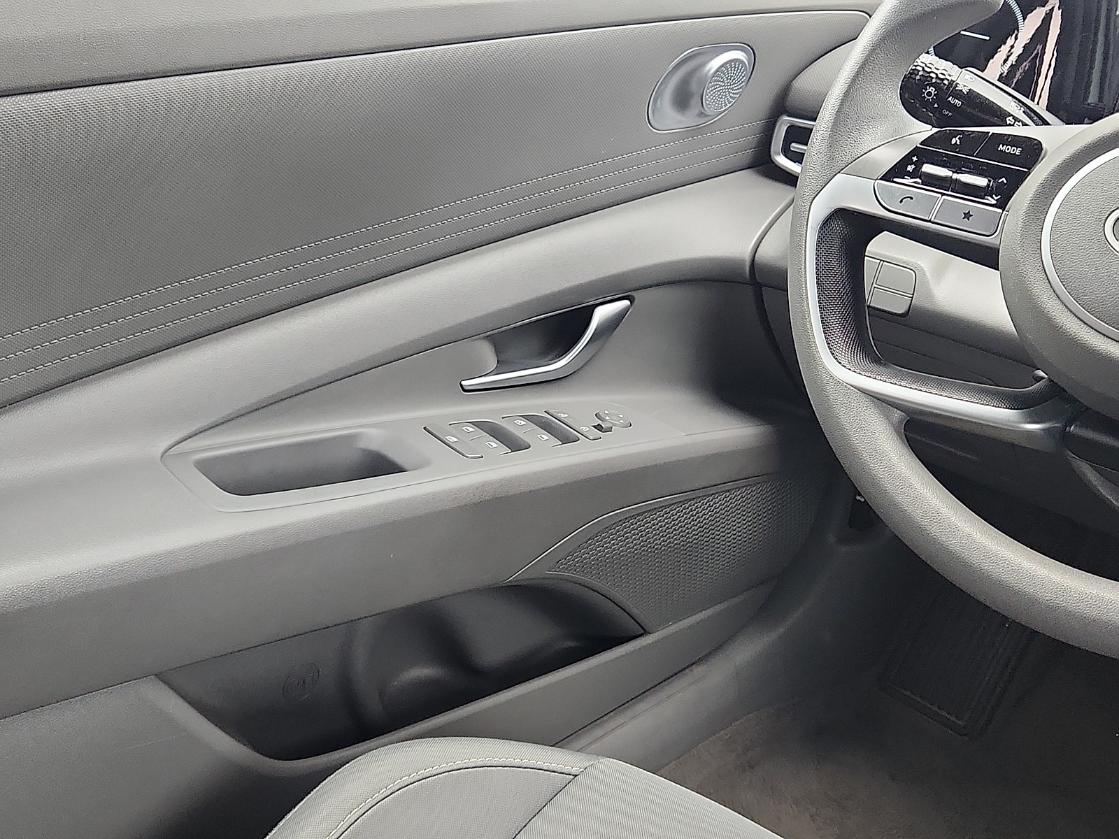 2024 Hyundai Elantra SEL - Photo 12