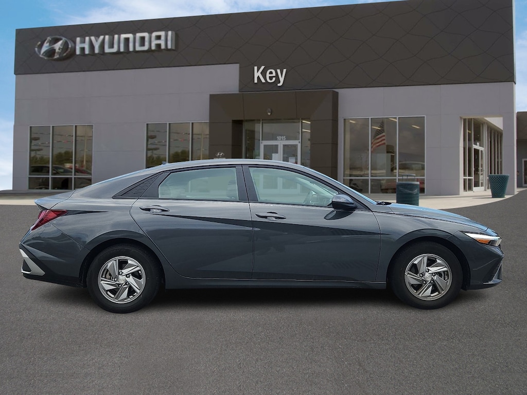 Certified 2025 Hyundai Elantra SE Sedan