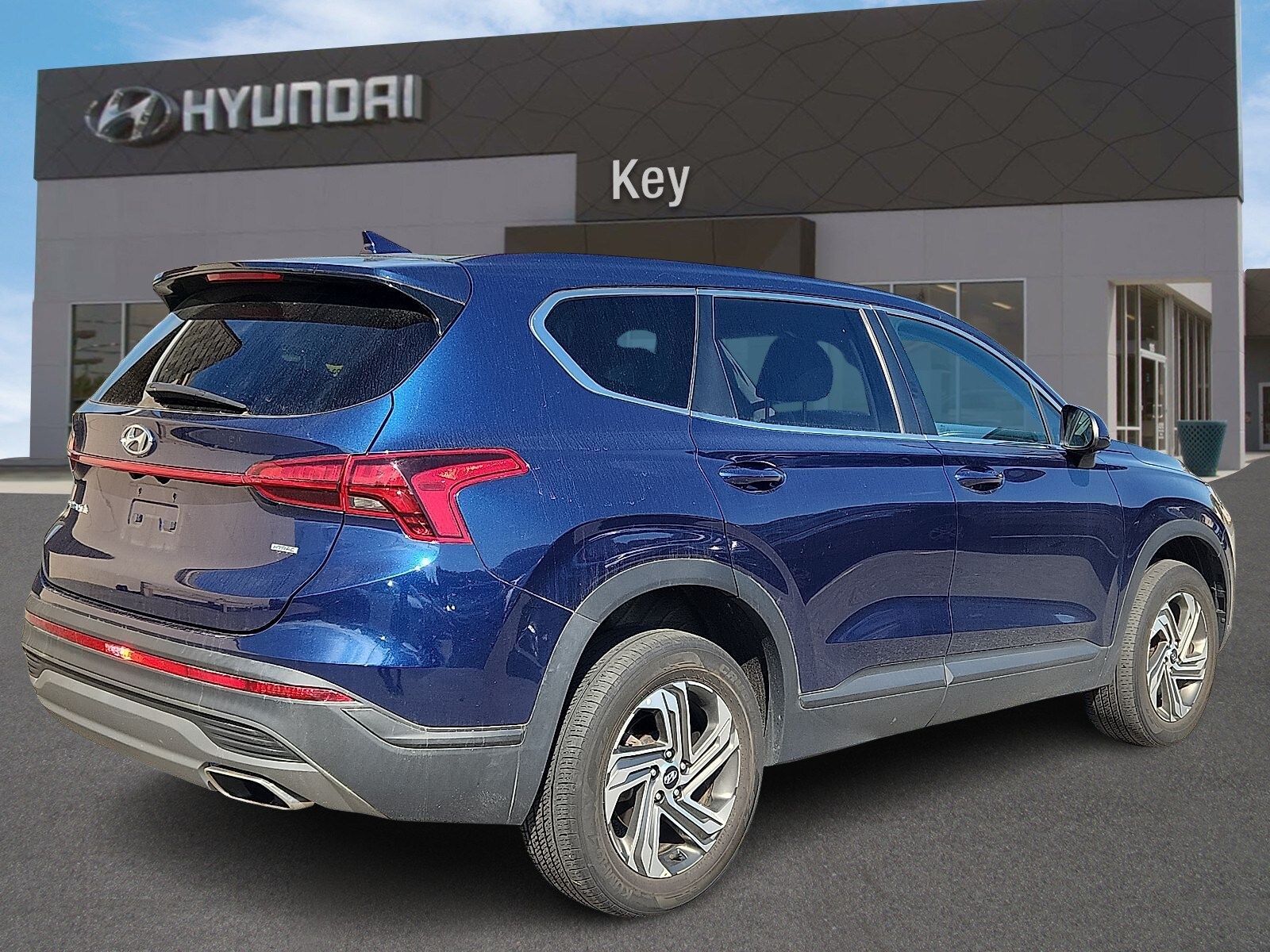 2023 Hyundai Santa Fe SE photo 2