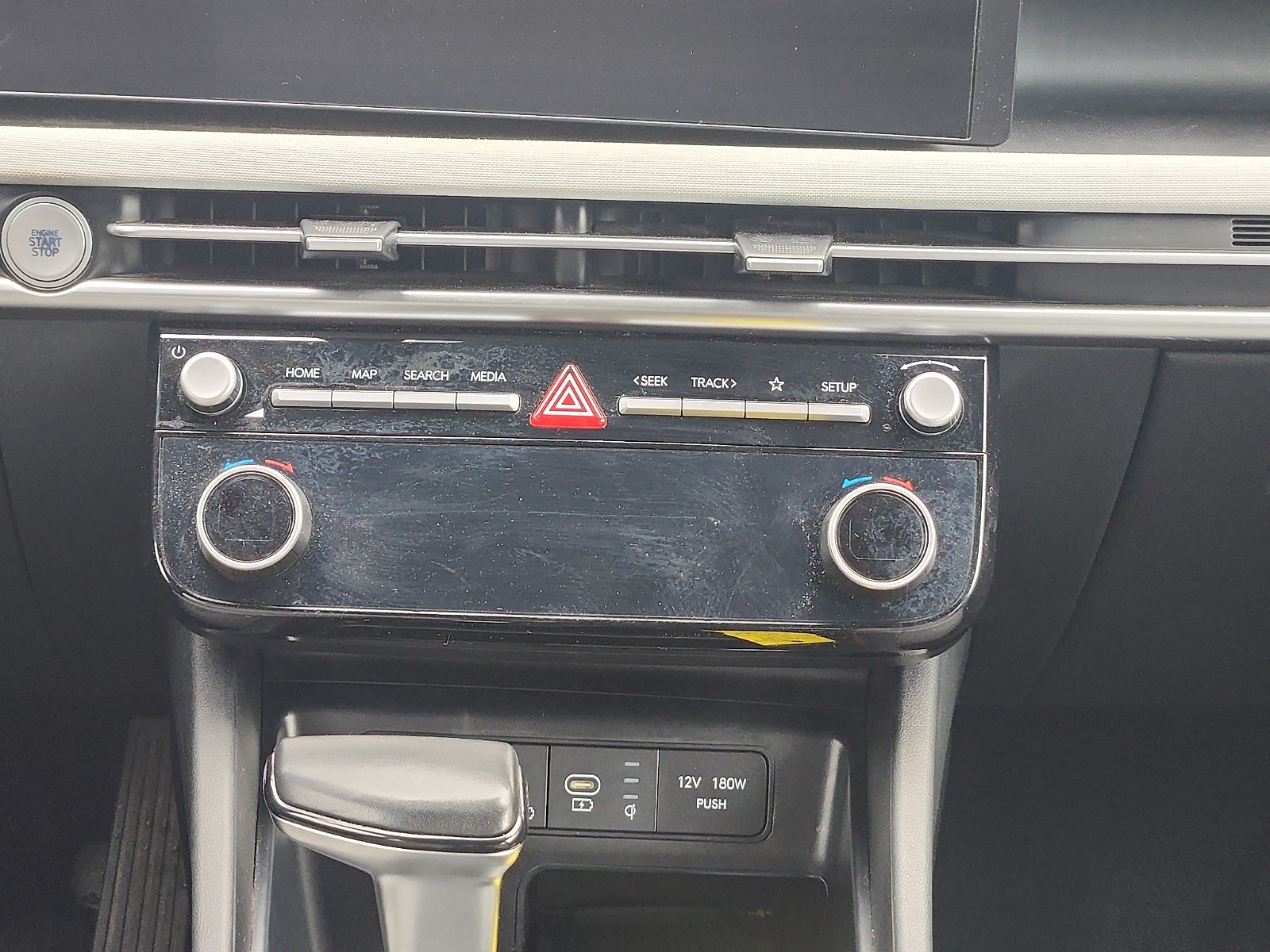 2025 Hyundai Santa Cruz Limited - Photo 16