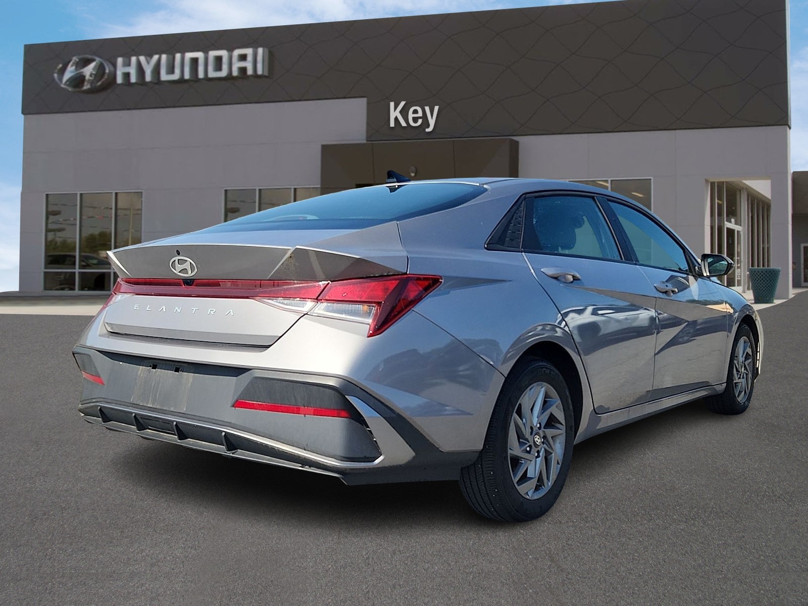 2024 Hyundai Elantra SEL - Photo 4