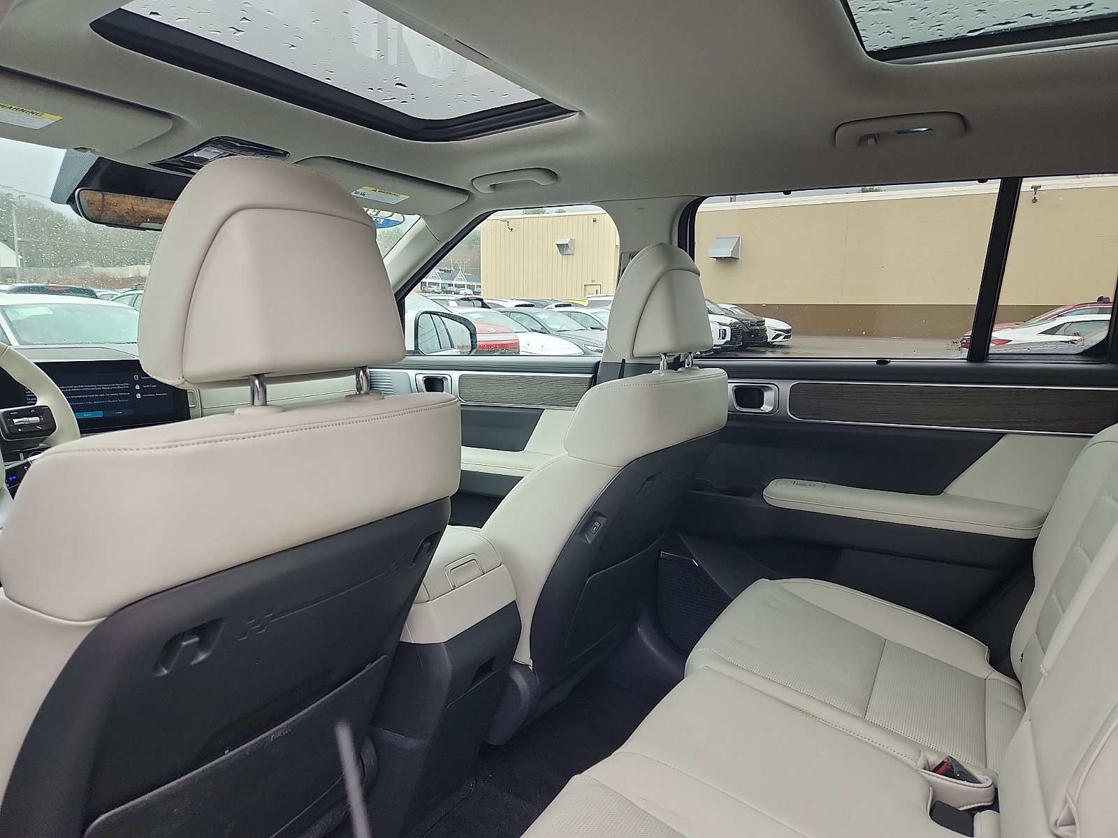 2025 Hyundai Santa Fe Limited - Photo 25