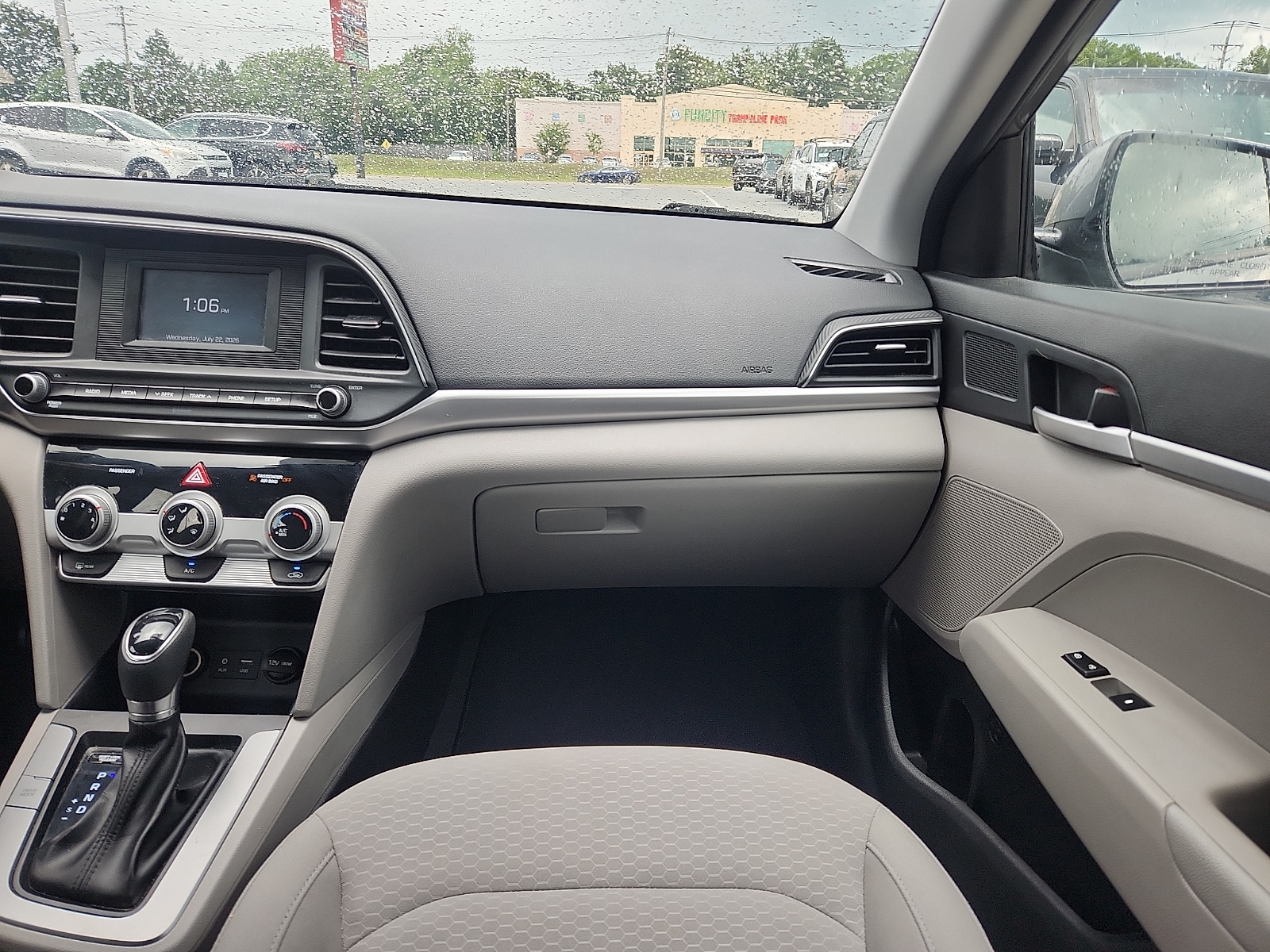 2019 Hyundai Elantra SE - Photo 11