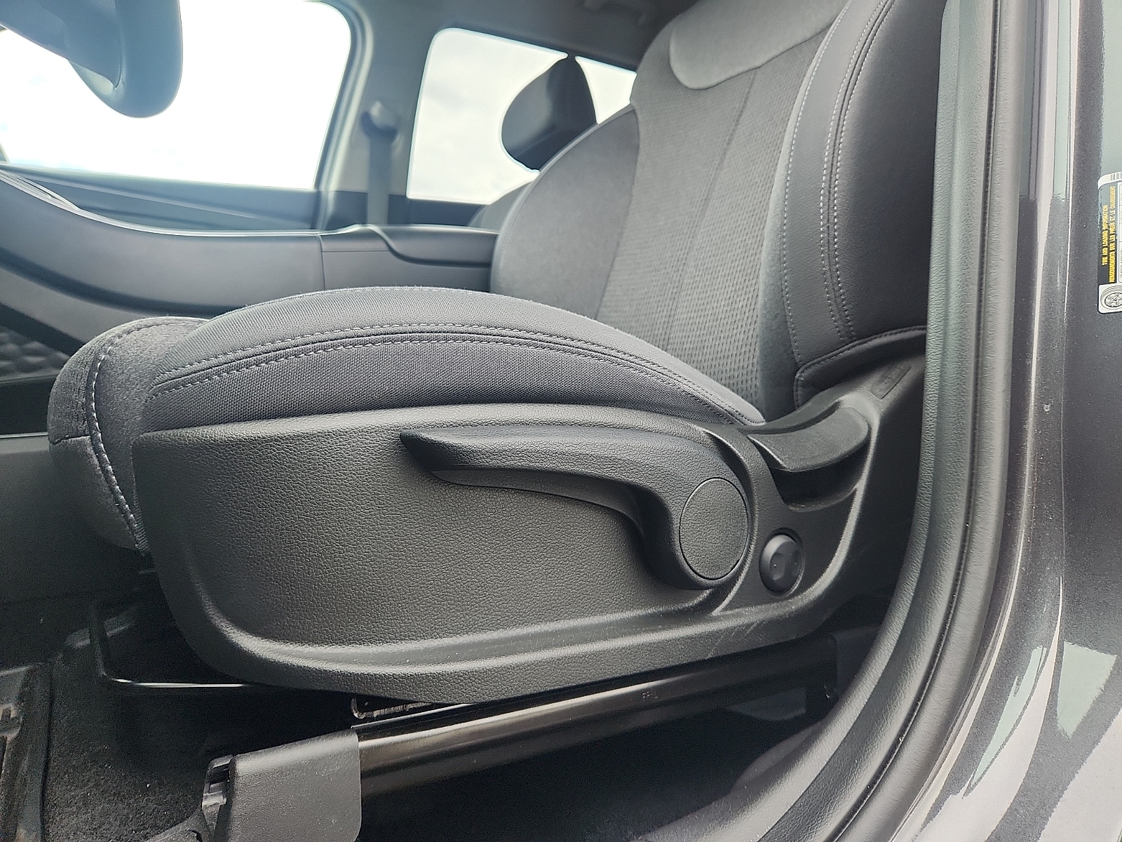 2023 Hyundai Santa Fe SE - Photo 23