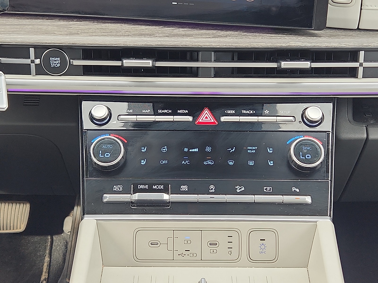 2024 Hyundai Santa Fe Limited - Photo 18