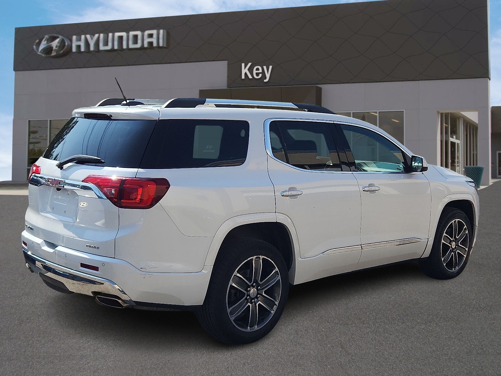 2018 Gmc Acadia Denali photo 2