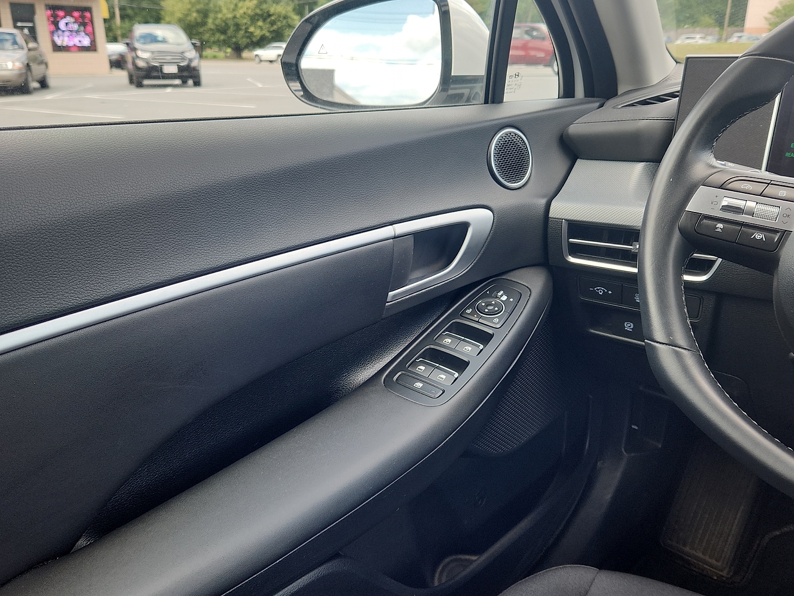 2025 Hyundai Sonata Hybrid SEL - Photo 12