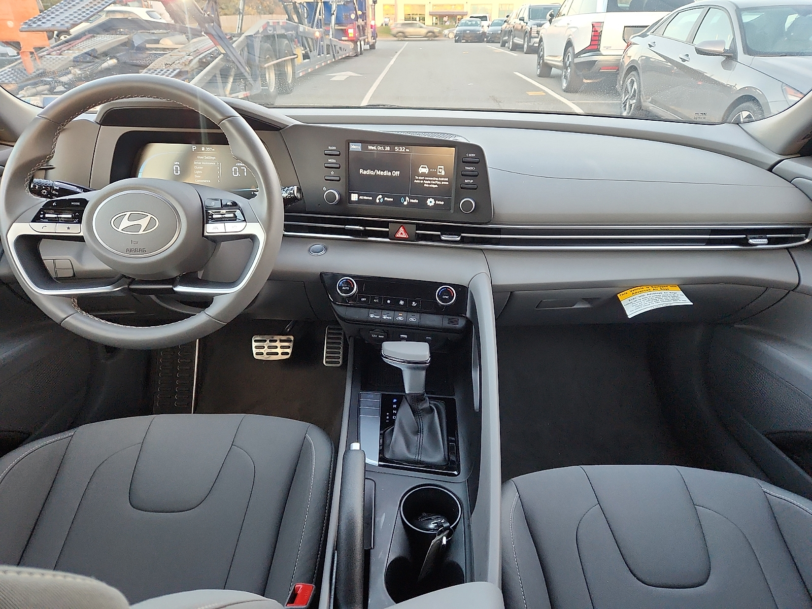 2025 Hyundai Elantra SEL - Photo 9