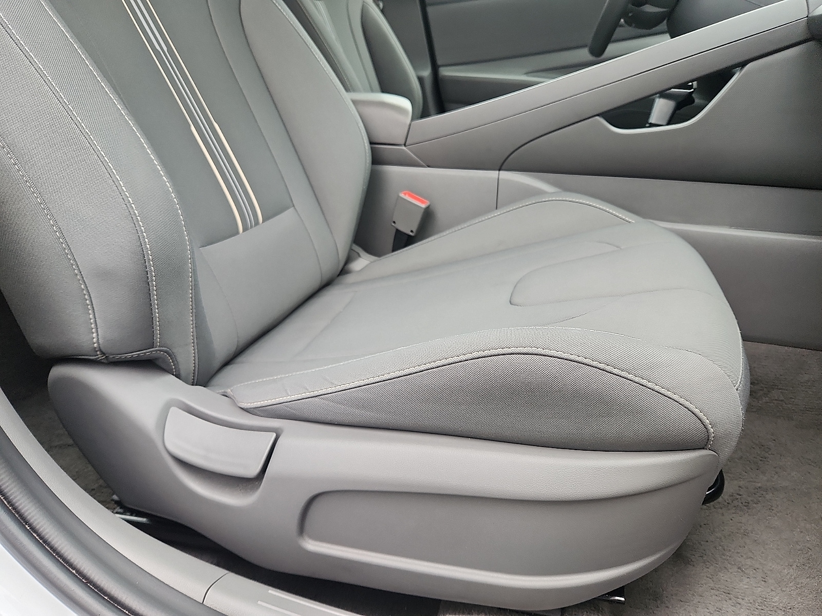 2024 Hyundai Elantra SEL - Photo 33