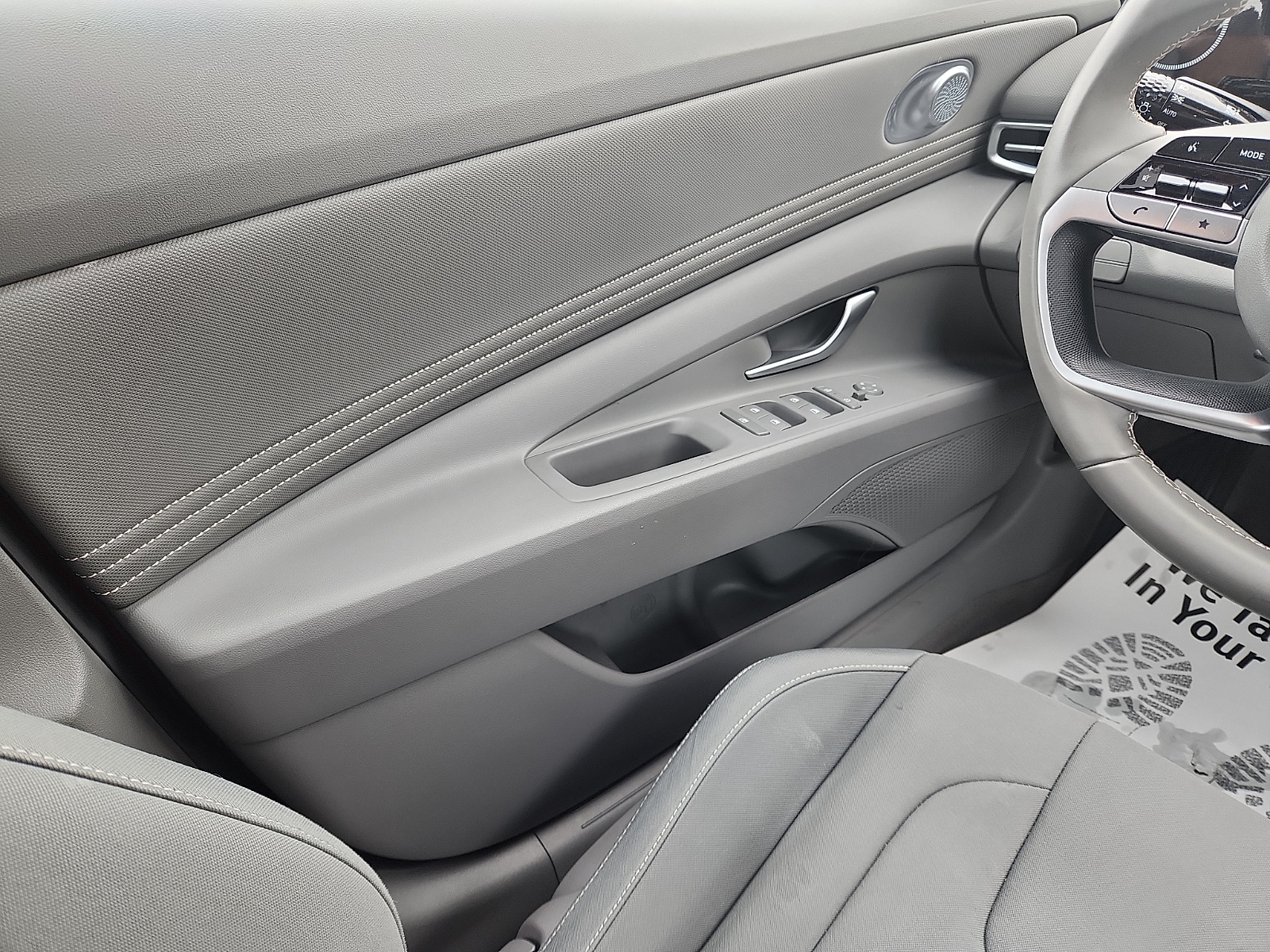 2024 Hyundai Elantra SEL - Photo 12