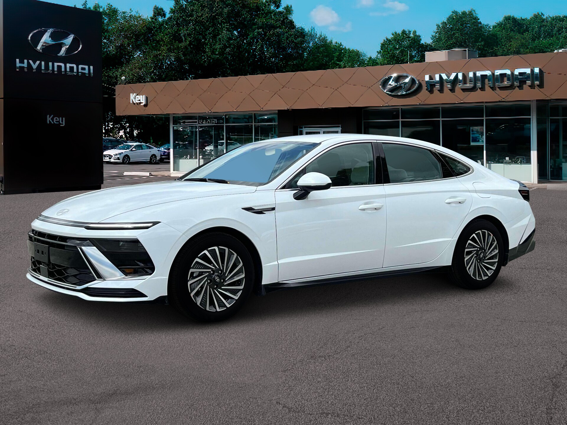 2025 Hyundai Sonata Hybrid SEL photo 2