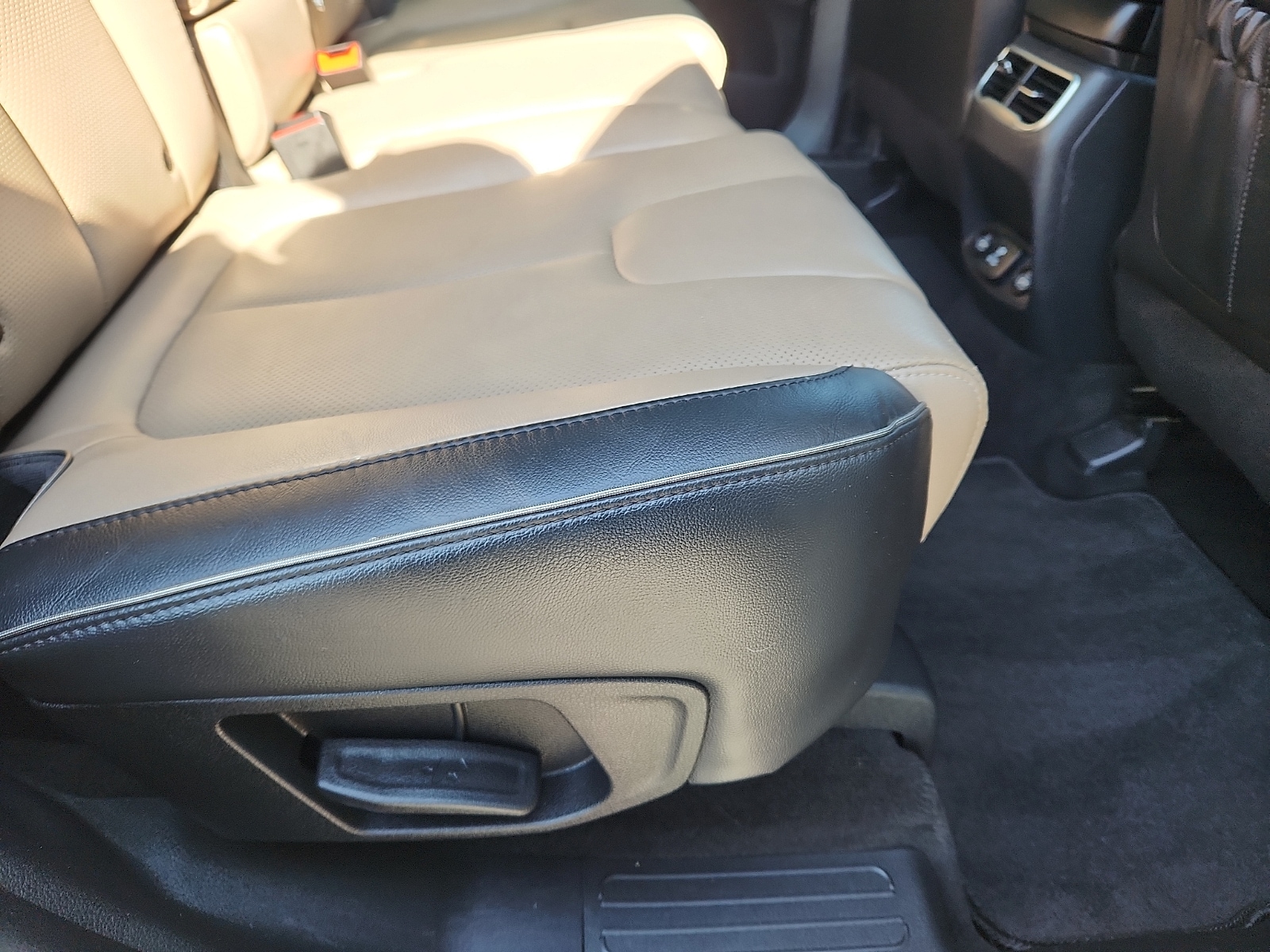 2022 Hyundai Santa Fe Limited - Photo 31