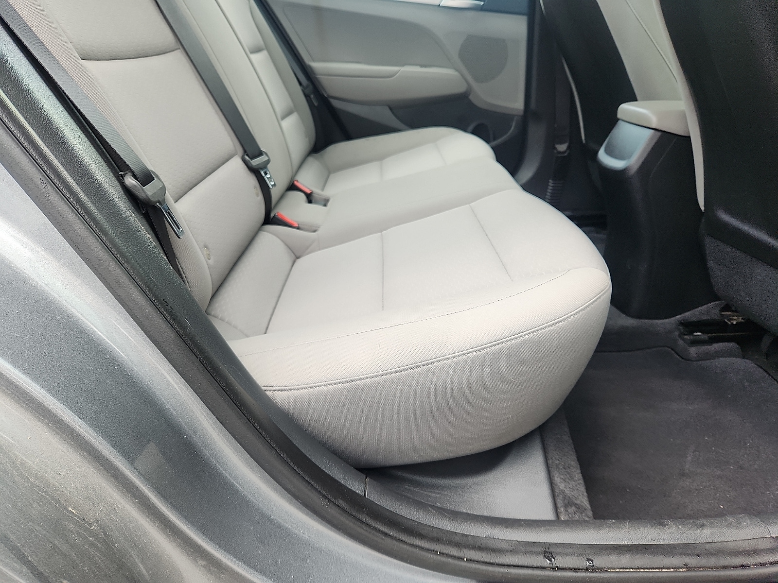 2019 Hyundai Elantra SE - Photo 30