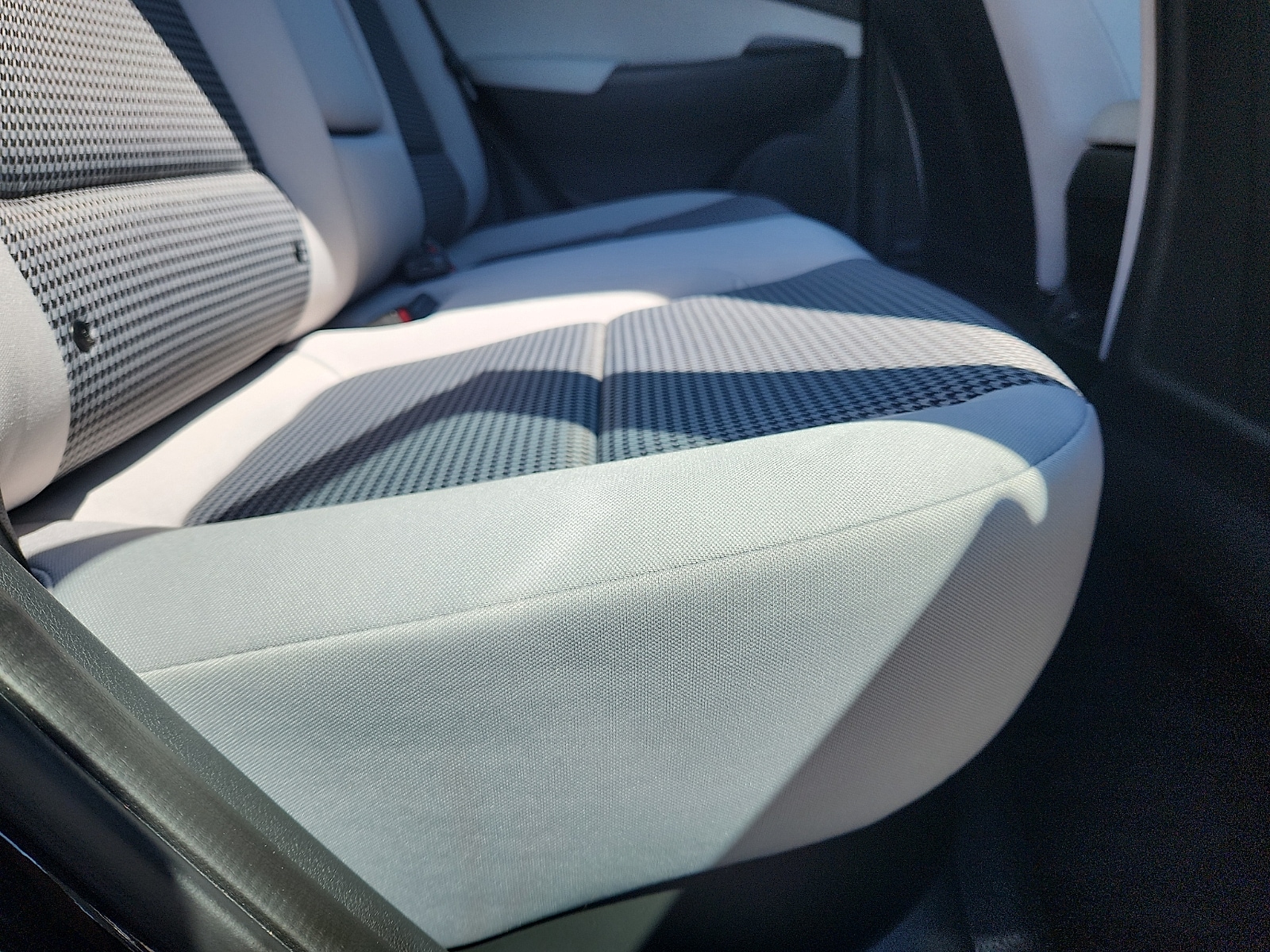 2023 Hyundai Kona SE - Photo 30