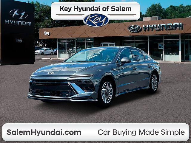 2025 Hyundai Sonata Hybrid Sedan 
