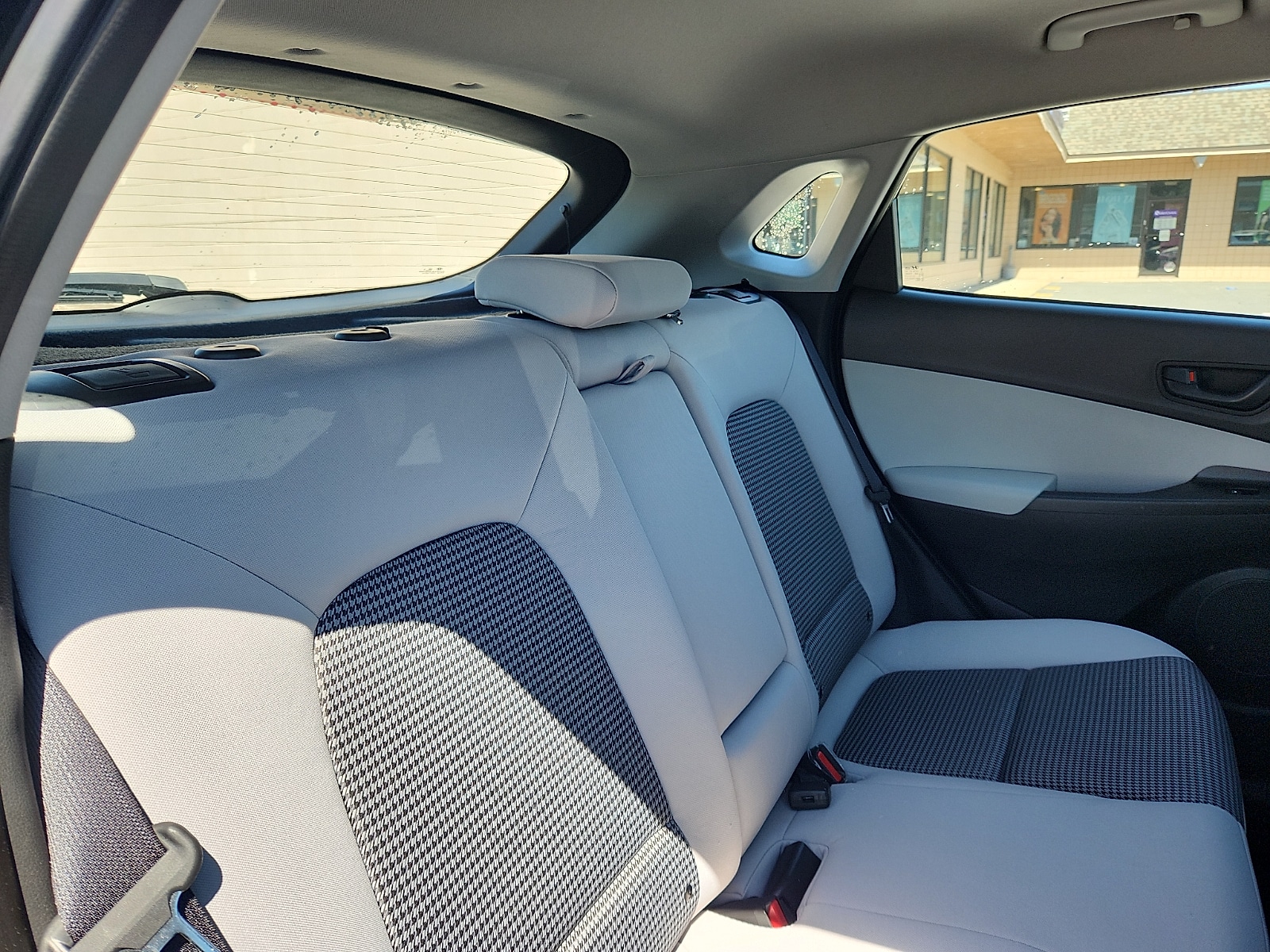 2023 Hyundai Kona SE - Photo 29
