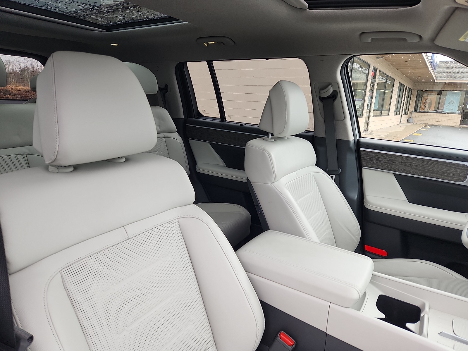 2025 Hyundai Santa Fe Limited - Photo 35