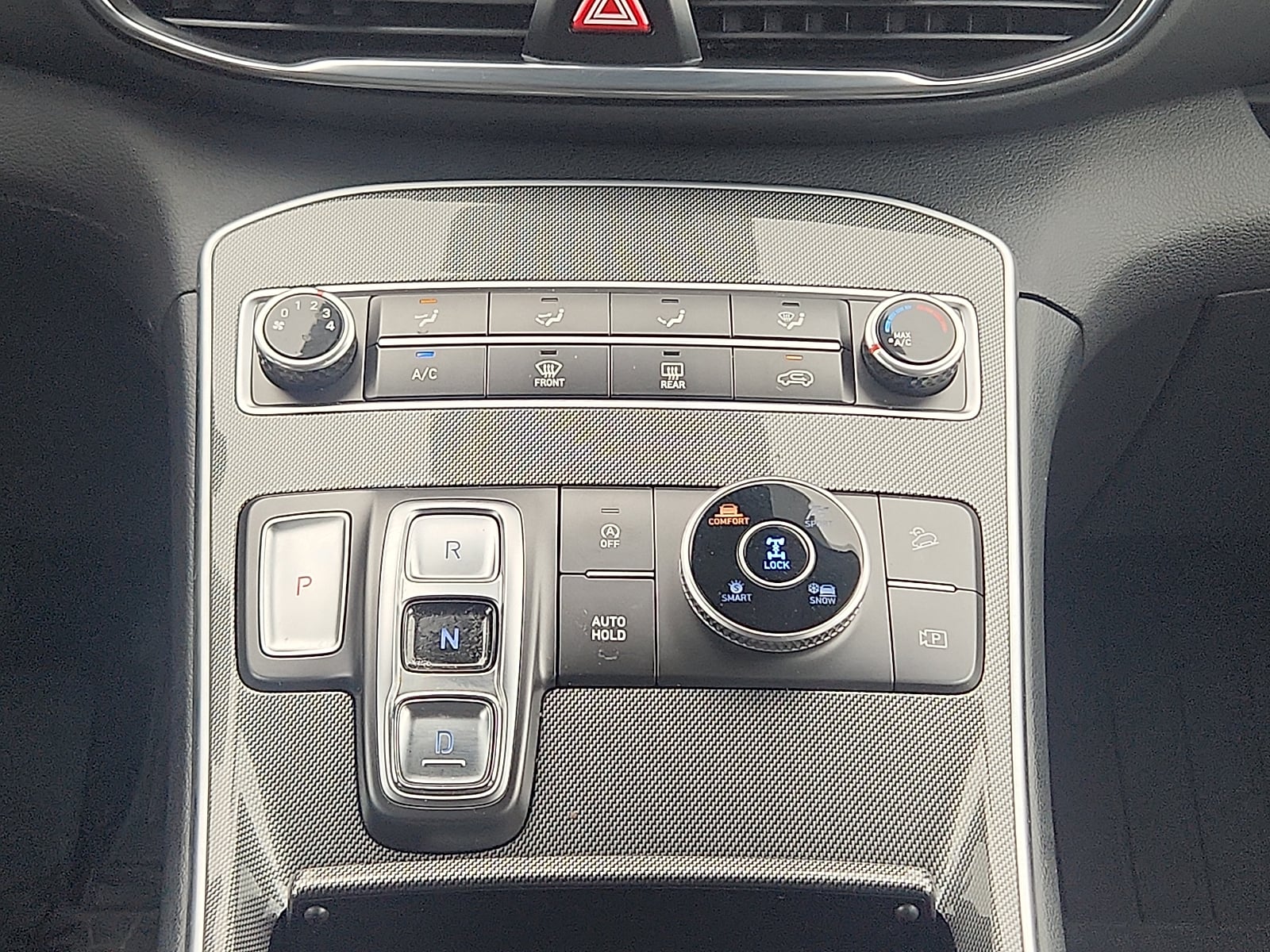 2023 Hyundai Santa Fe SE - Photo 18