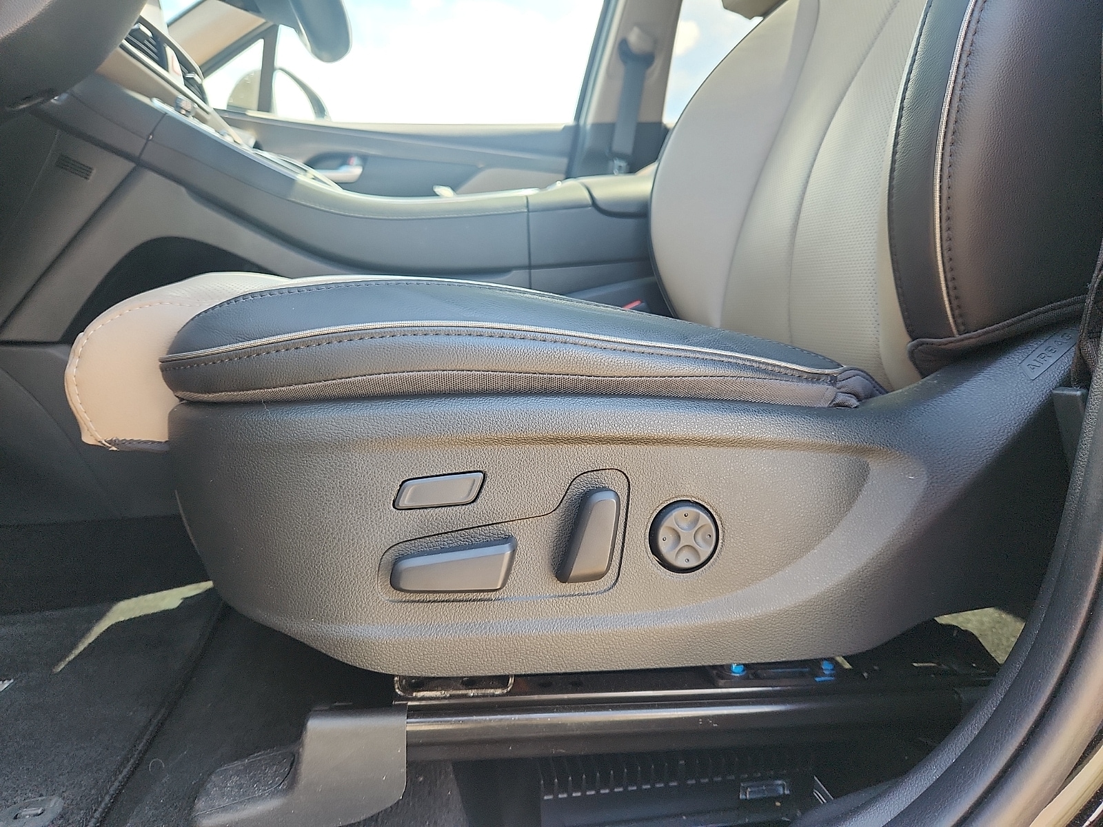 2023 Hyundai Santa Fe Limited HEV - Photo 24