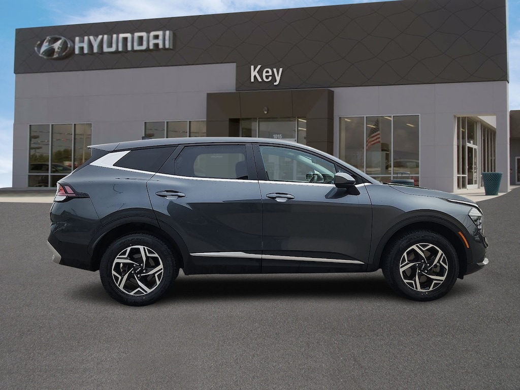 Used 2024 Kia Sportage LX SUV