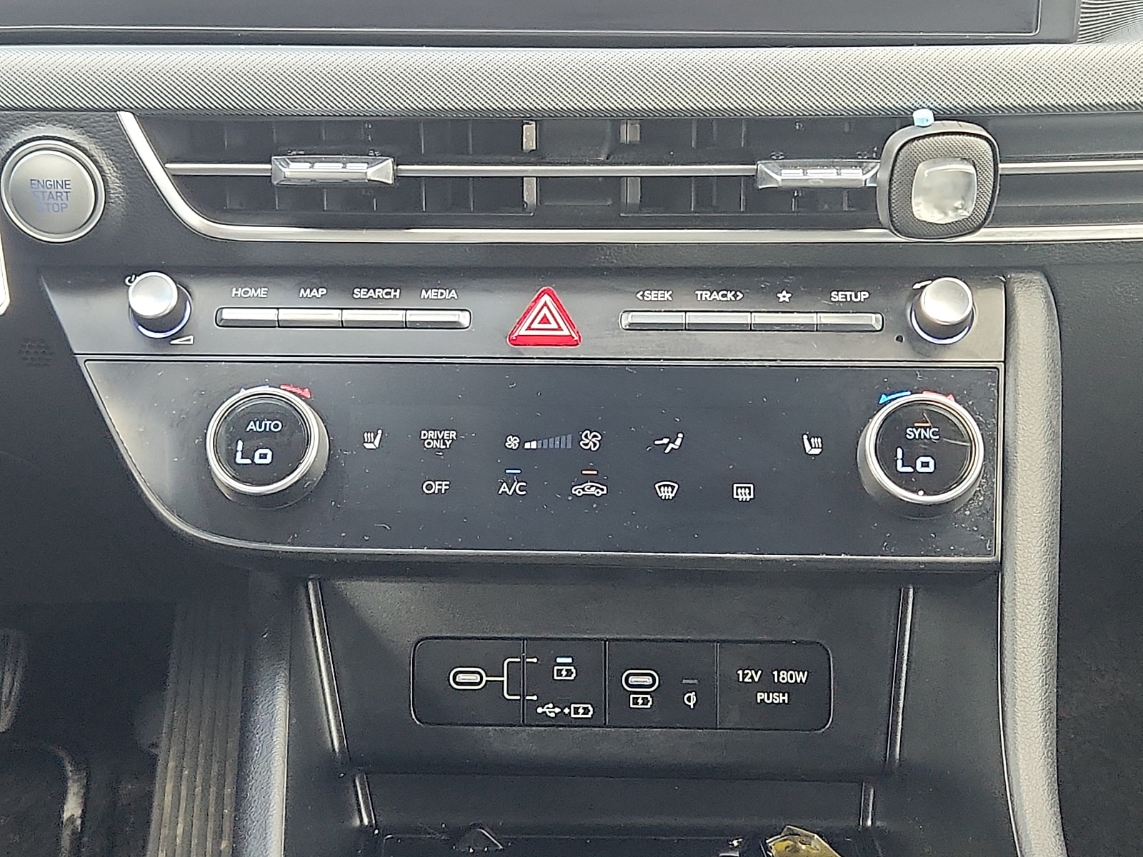 2025 Hyundai Sonata Hybrid SEL - Photo 18