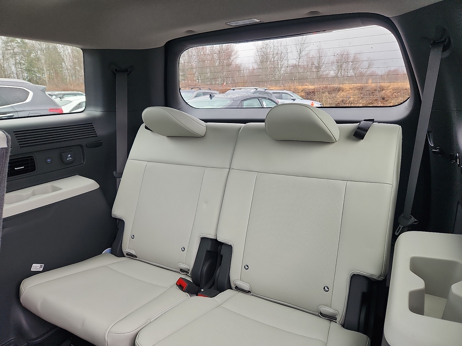 2025 Hyundai Santa Fe Limited - Photo 29