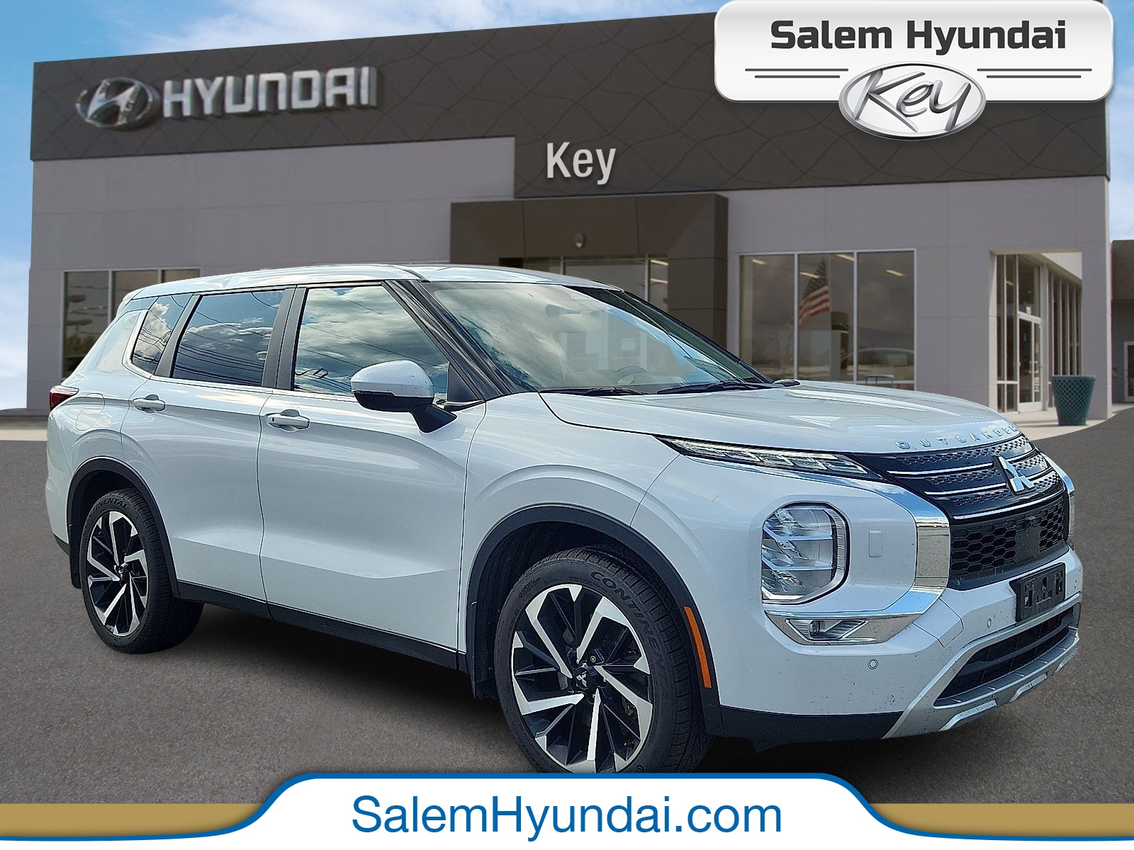 2023 Mitsubishi Outlander SE