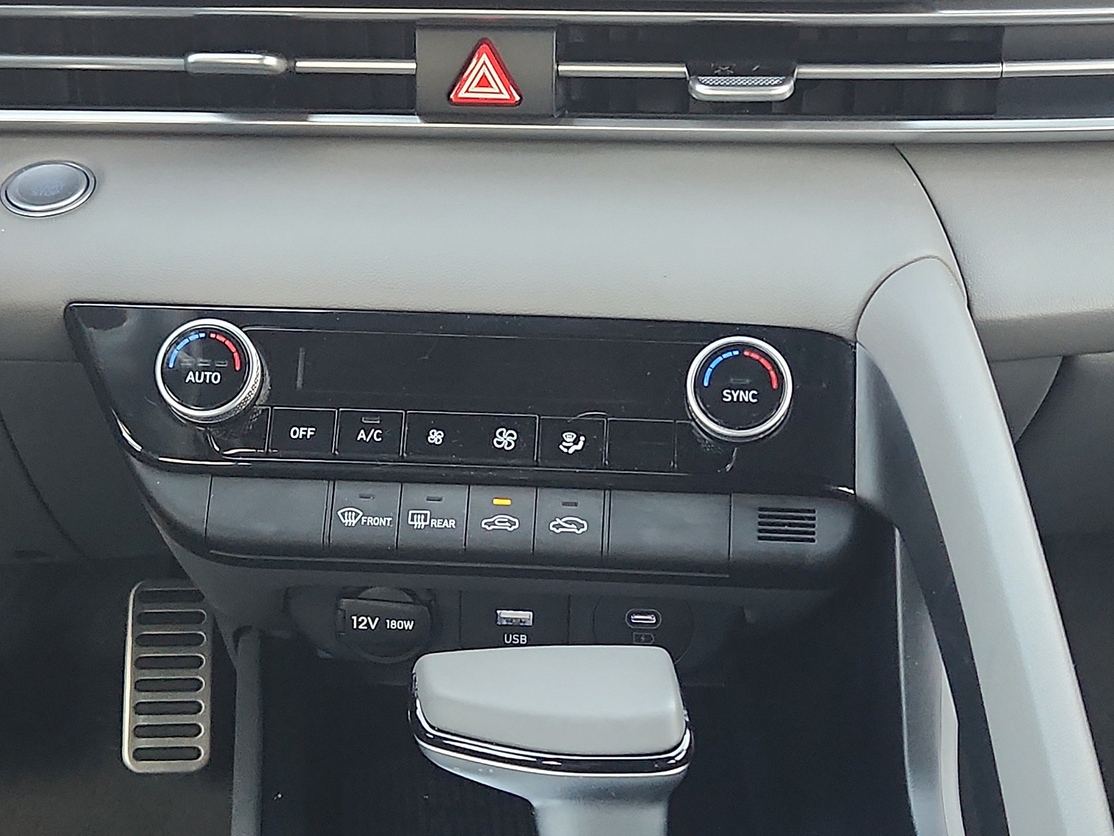2025 Hyundai Elantra SEL - Photo 18