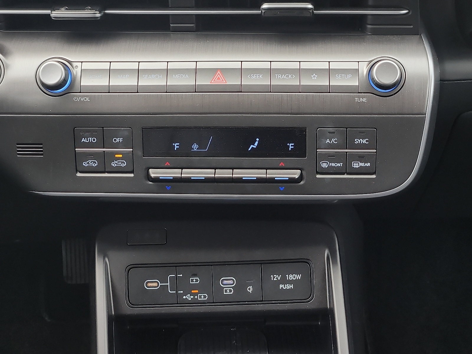 2024 Hyundai Kona Limited - Photo 18