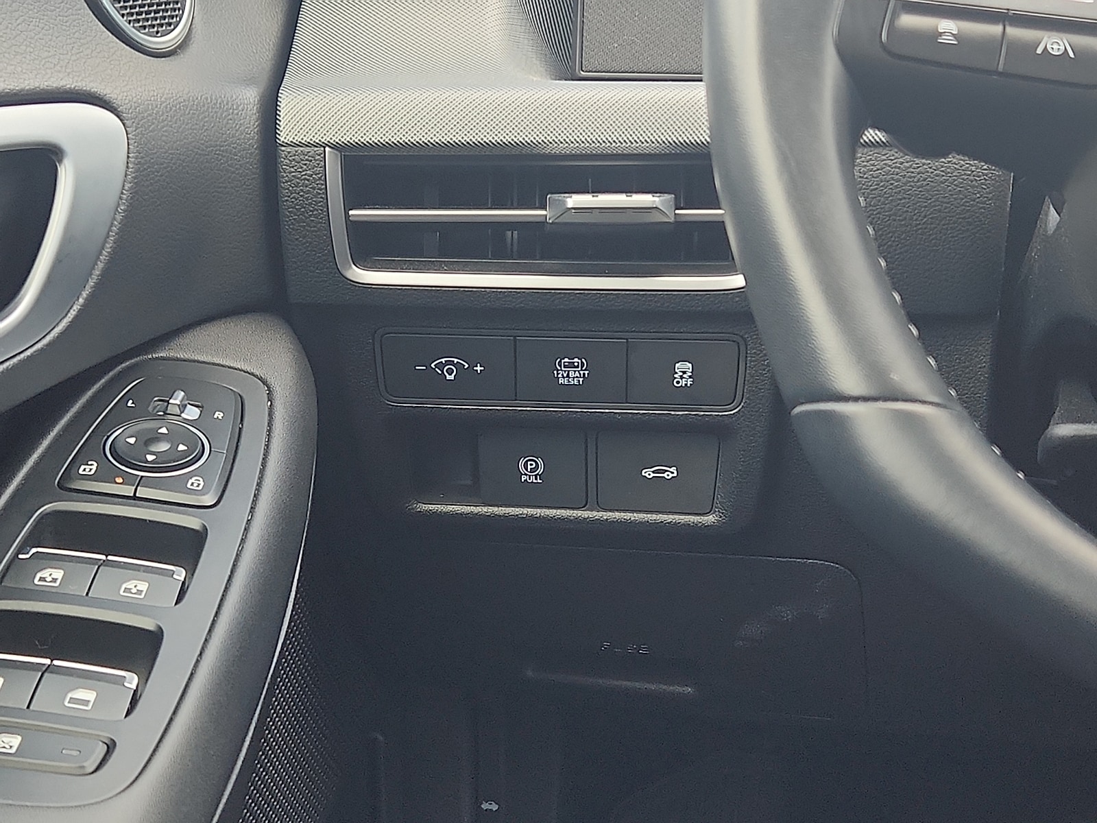 2025 Hyundai Sonata Hybrid SEL - Photo 13