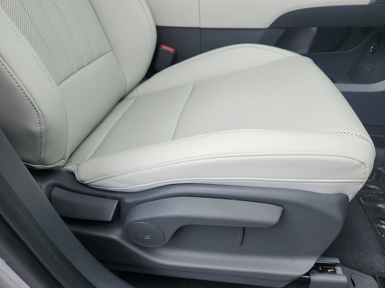 2025 Hyundai Santa Fe SEL - Photo 33