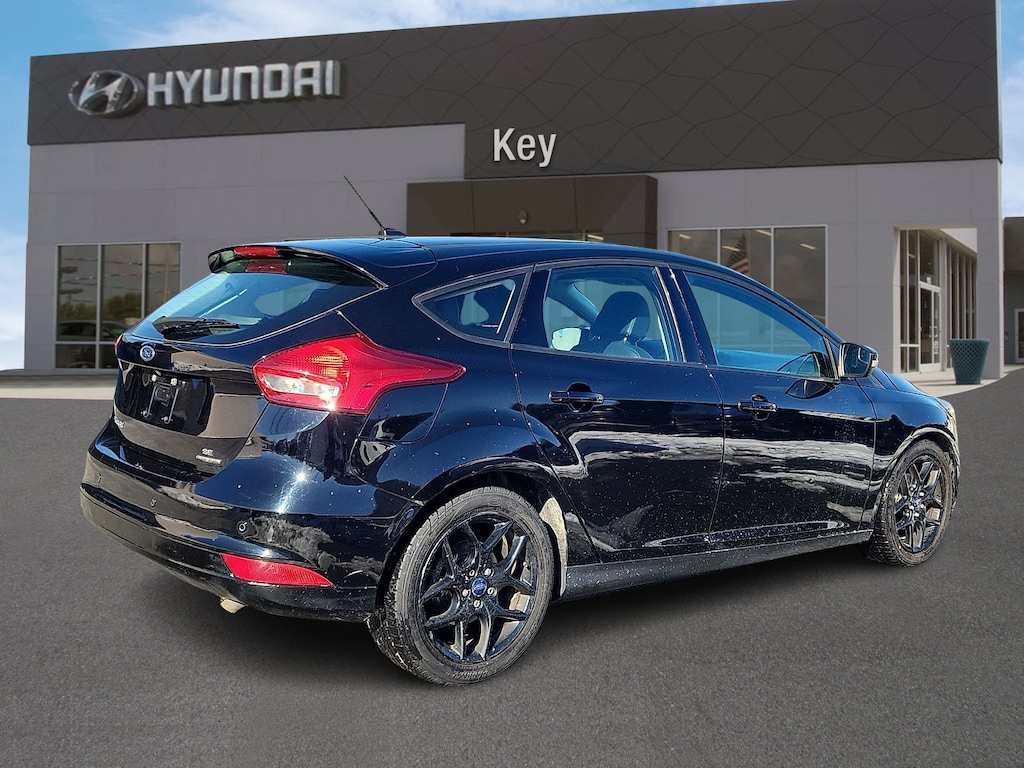 Used 2016 Ford Focus SE Hatchback