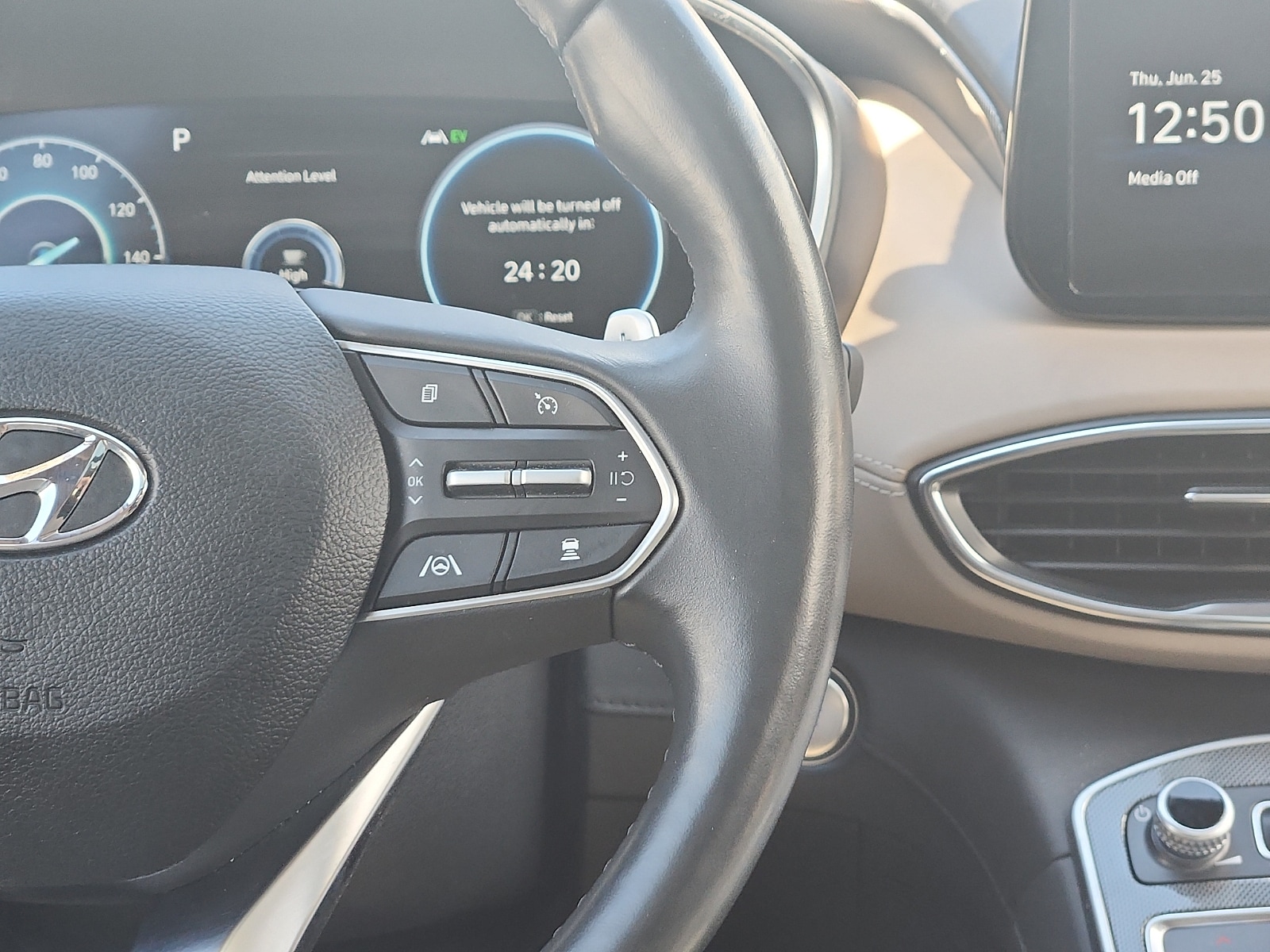 2023 Hyundai Santa Fe Limited HEV - Photo 16