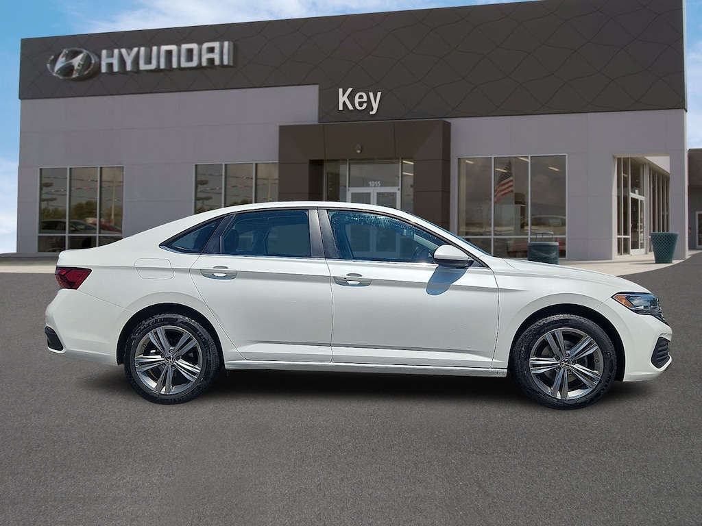 Used 2023 Volkswagen Jetta 1.5T SE Sedan