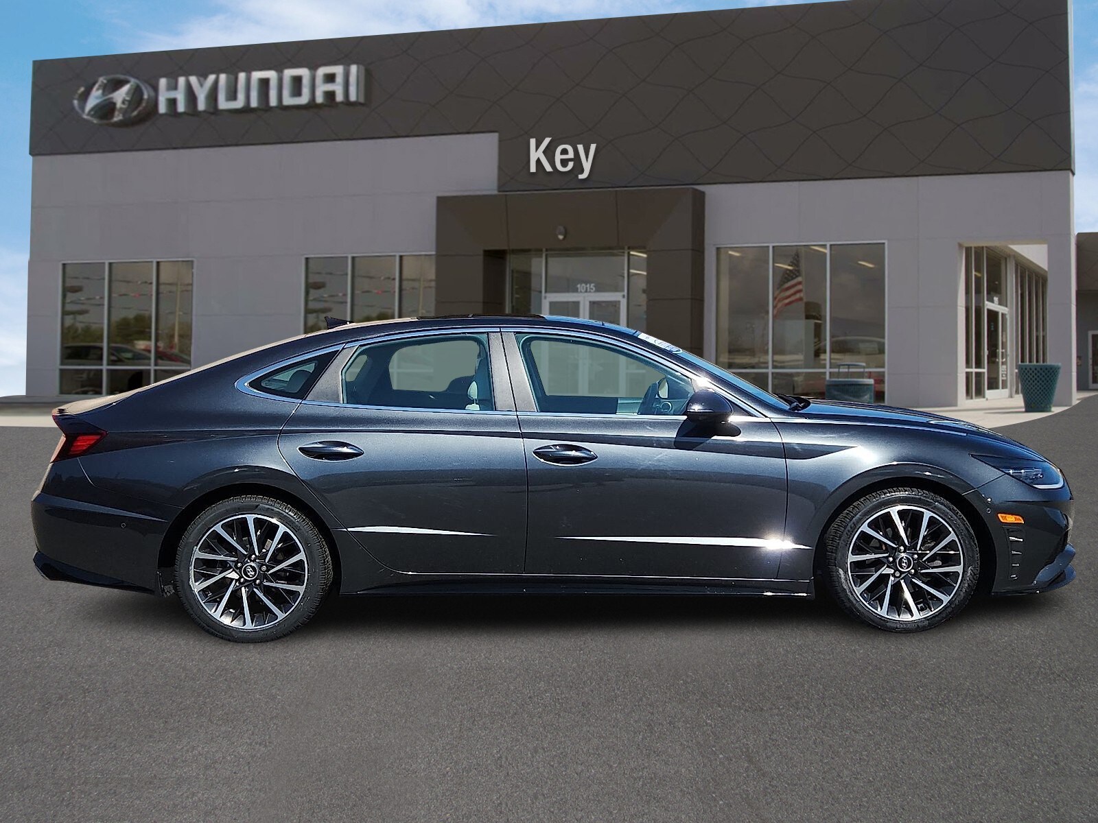 2023 Hyundai Sonata Limited photo 2