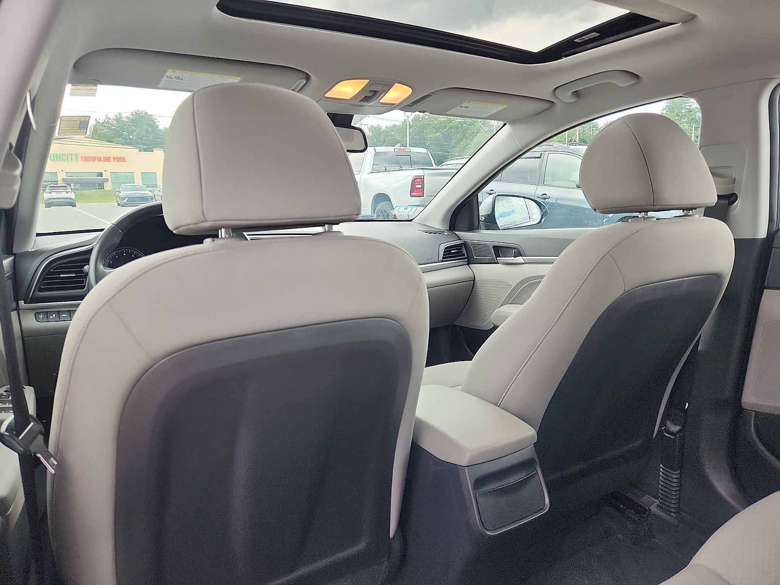 2019 Hyundai Elantra Value Edition - Photo 25