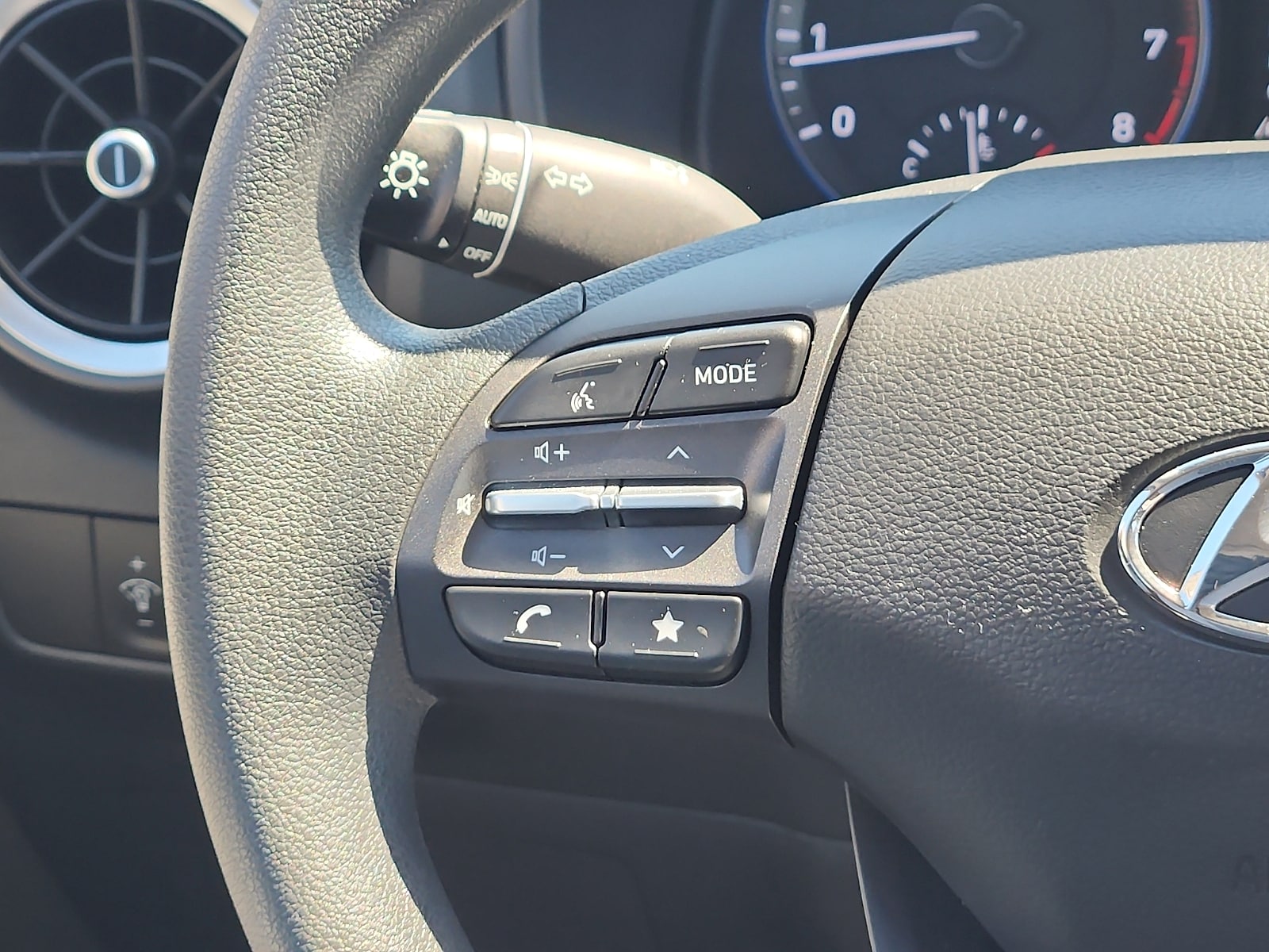2023 Hyundai Kona SE - Photo 15