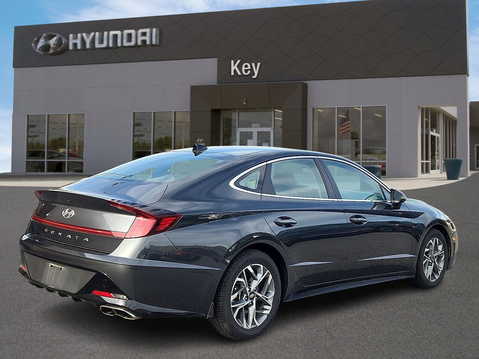 2023 Hyundai Sonata SEL photo 2