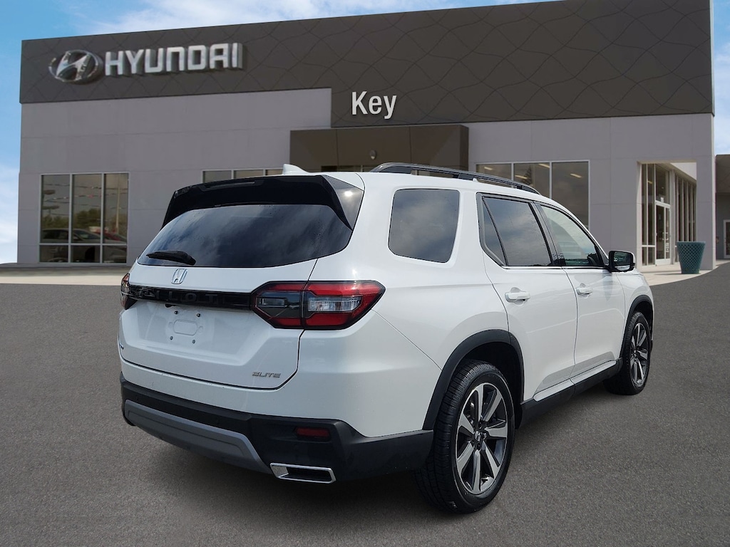 Used 2023 Honda Pilot Elite SUV