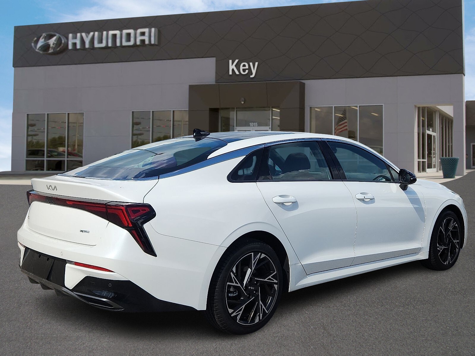 2025 Kia K5 GT-Line photo 3